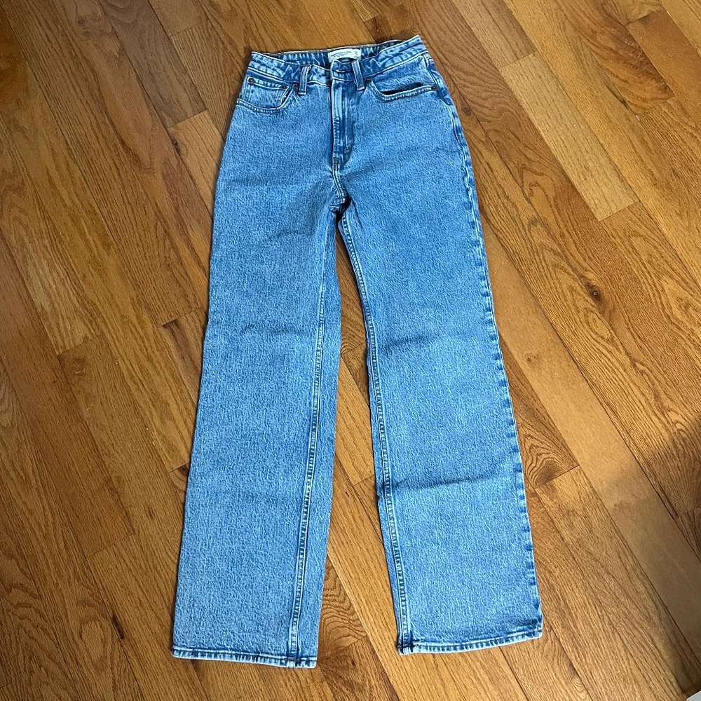 Abercrombie Curve Love High Rise 90s Relaxed Jean